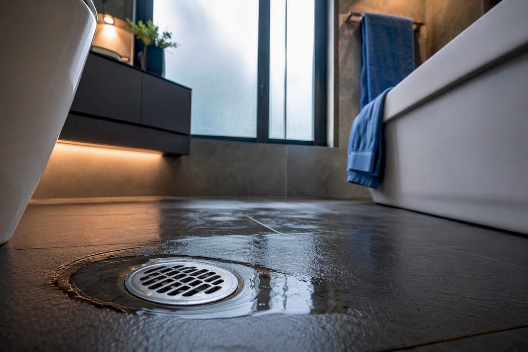 Cardiff Homeowners: Diagnose Bathroom Sewer Smells Before You Call